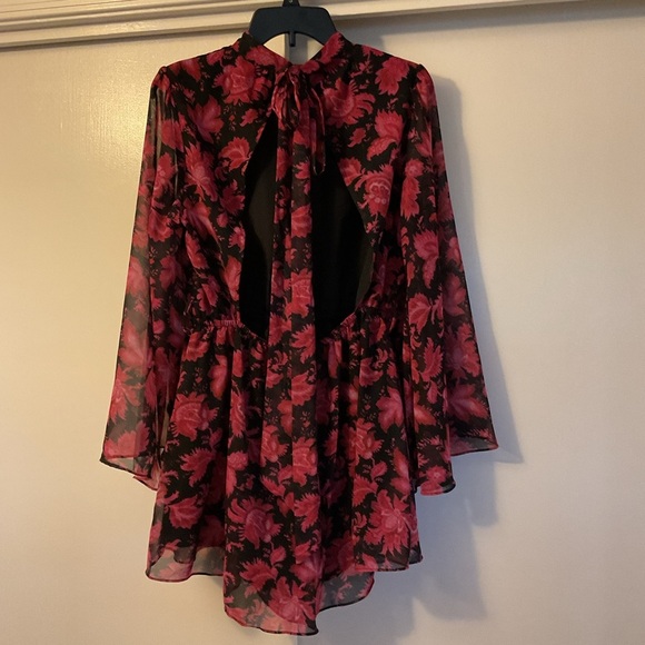 3. Floral High Neck Romper With Tie Back Backless Size Medium - Picture 6 of 9